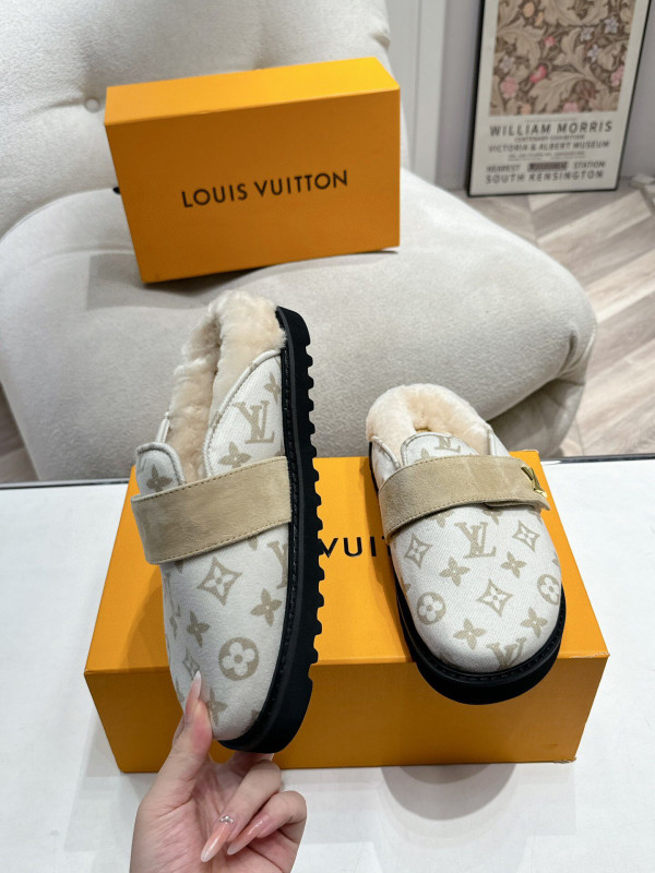 l0*is V*t0n sandals