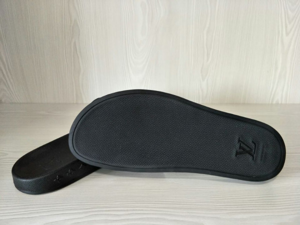 l0*is V*t0n slippers