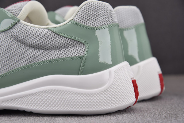 Pra*a sneaker