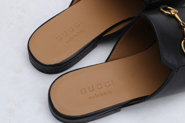 G*u*i princetown slipper