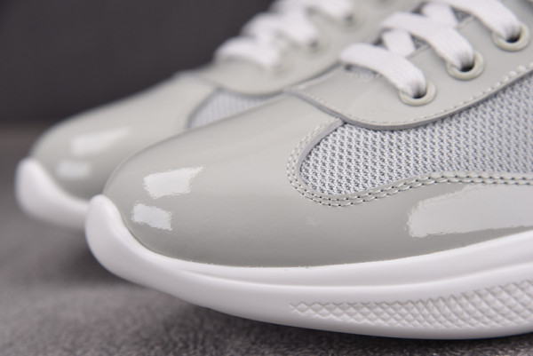 Pra*a sneaker