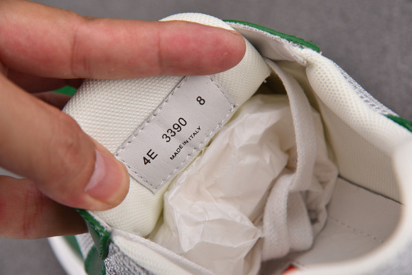 Pra*a sneaker