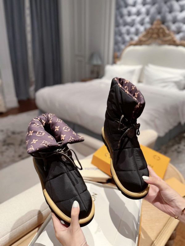 l0*is V*t0n pillow comfort ankle boots