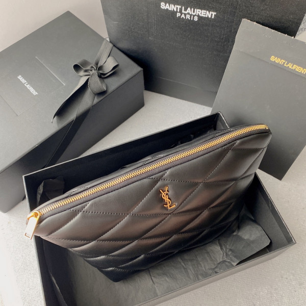 Y*L sade pouch in quilted lambskin