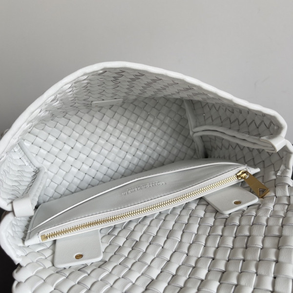 bo*te*ga Ve*ne*ta patti top handle bag
