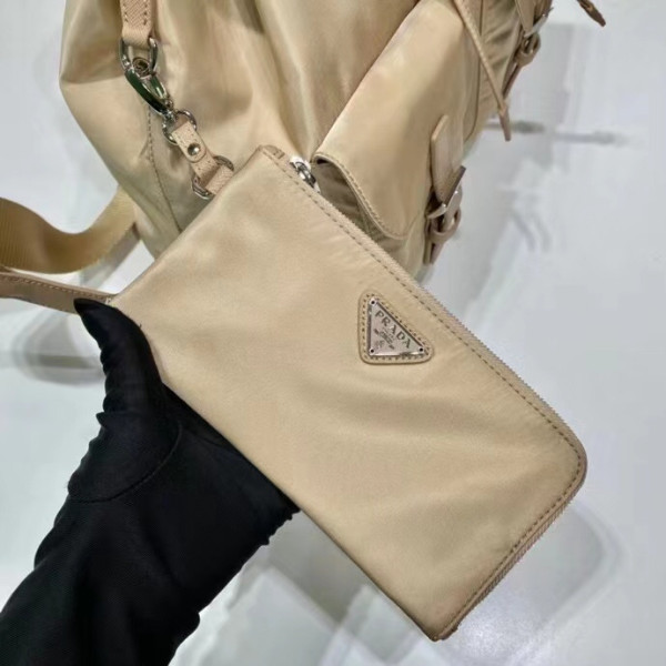 Pra*a re-nylon medium backpack-32-15-30cm