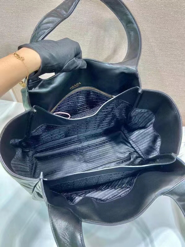 Pra*a large tote bag