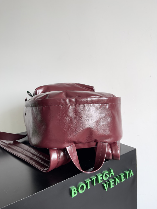 bo*te*ga Ve*ne*ta  backpack