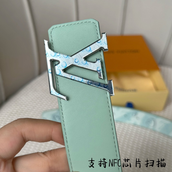 l0*is V*t0n belt