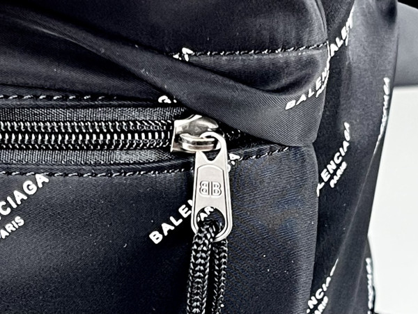 Ba*len*cia*ga backpack