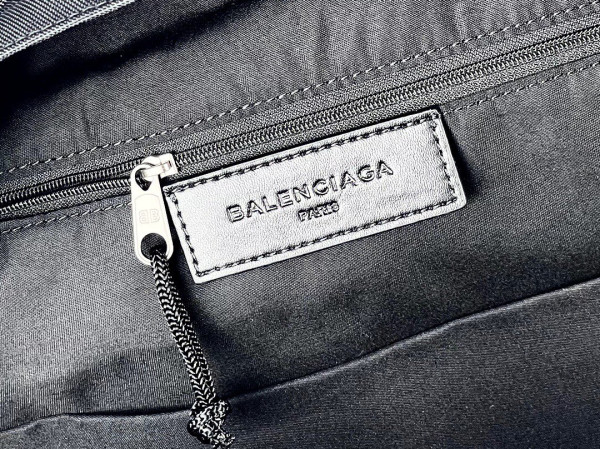 Ba*len*cia*ga backpack