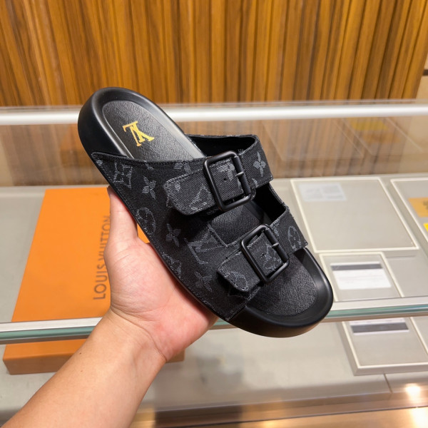 l0*is V*t0n slippers