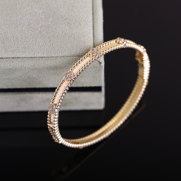 V*N CL*F & arpels  perlée bracelet