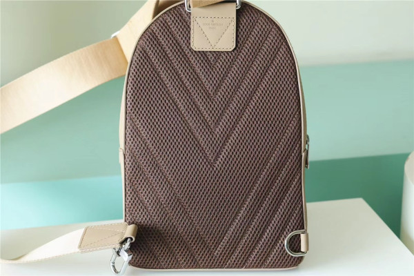 l0*is V*t0n pilot slingbag