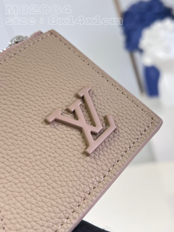 l0*is V*t0n coin card holder