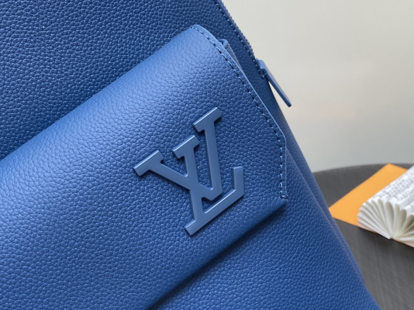 l0*is V*t0n takeoff backpack