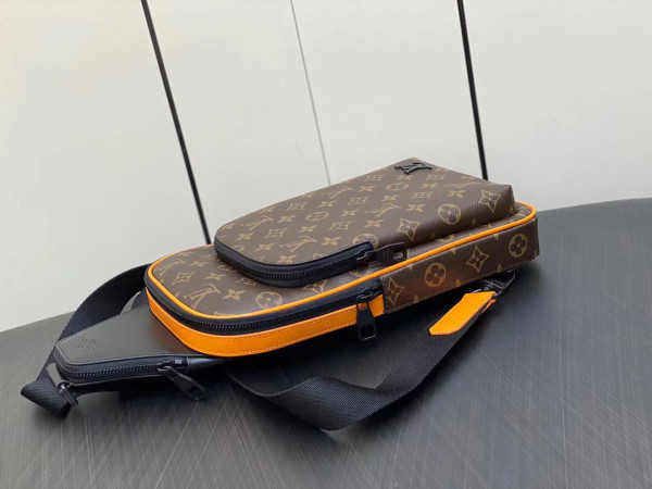 l0*is V*t0n avenue slingbag