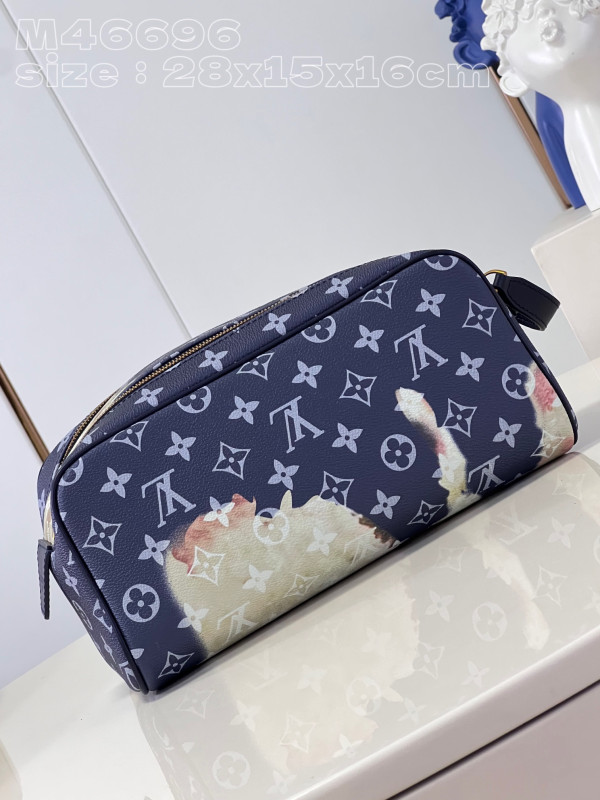 l0*is V*t0n dopp kit toilet pouch