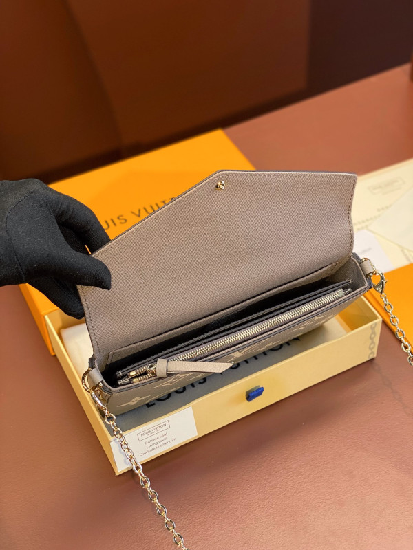 l0*is V*t0n pochette fÉlicie