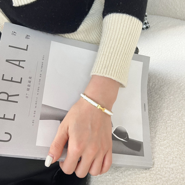 H**mes bracelet