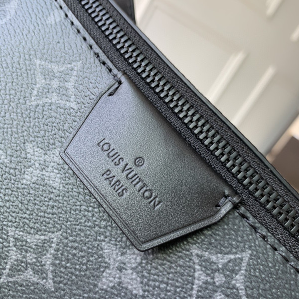 l0*is V*t0n moon crossbody