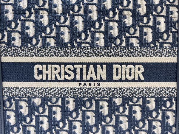 DIRO OBLIQUE BOOK TOTE- 26×12×21CM