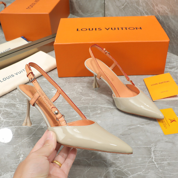 l0*is V*t0n heels