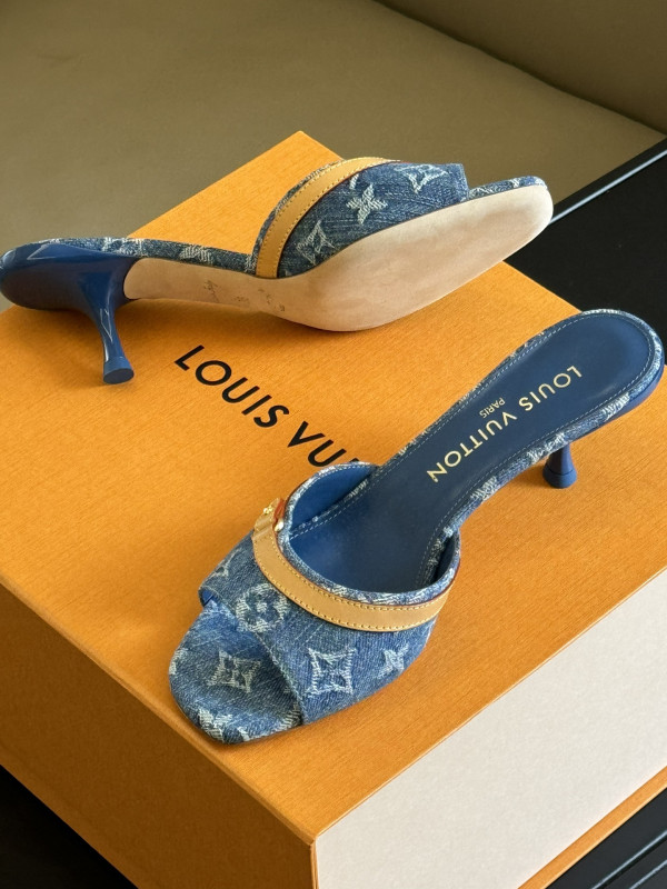l0*is V*t0n heels sandals