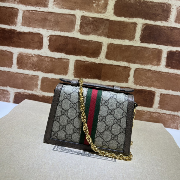 G*u*i gg matelassÉ small top handle bag