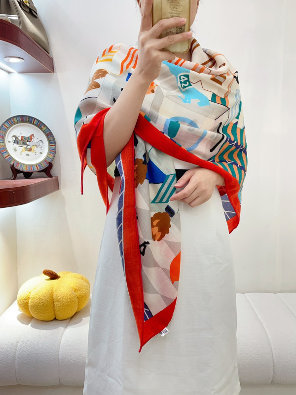 H**mes scarf
