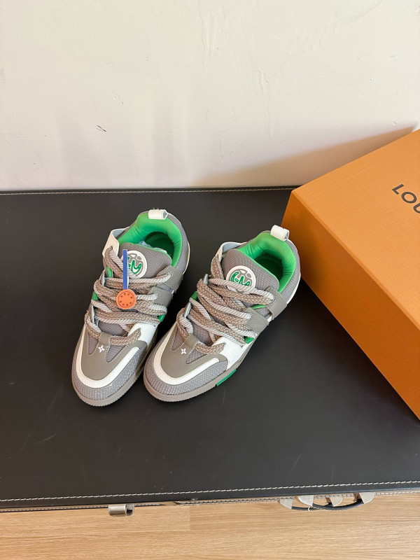l0*is V*t0n sneakers