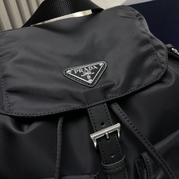 Pra*a re-nylon backpack-30*32*15cm