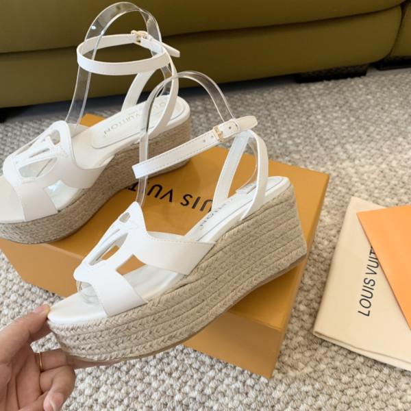 l0*is V*t0n heels sandals