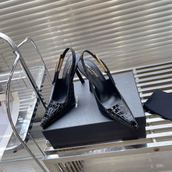 Sa**t Lau*nt heels