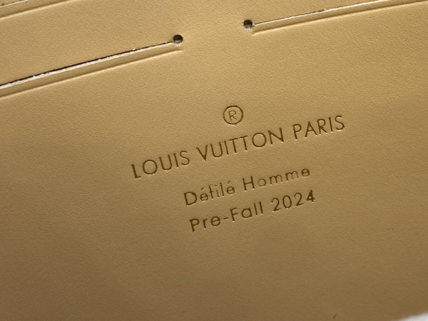 l0*is V*t0n pochette voyage-27*21*6cm