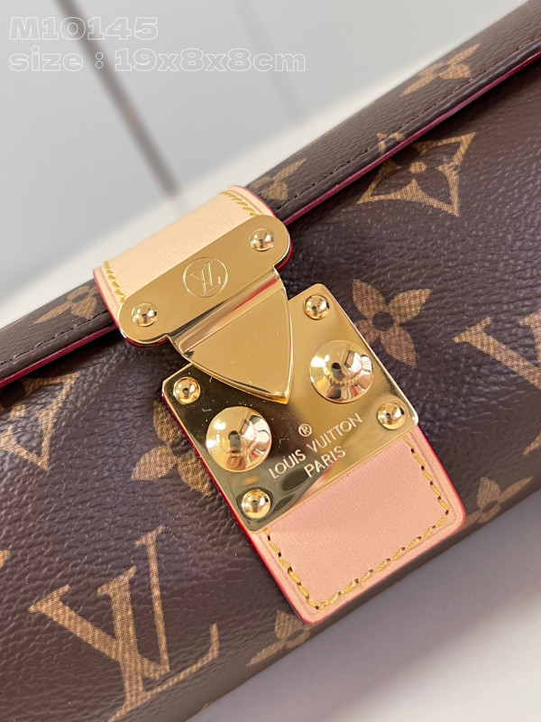 l0*is V*t0n jewelry case
