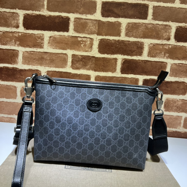 G*u*i messenger bag with interlocking g