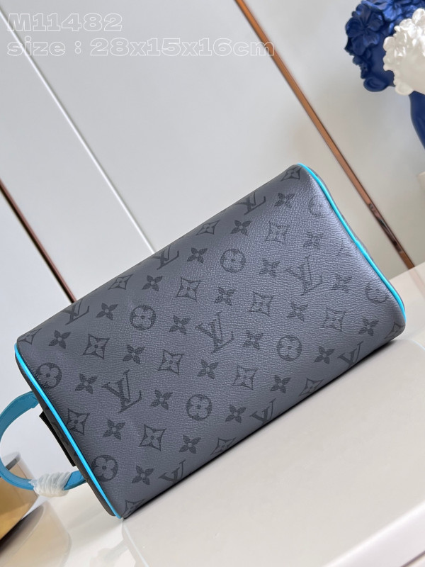 l0*is V*t0n locker dopp kit bag-23*13*12cm