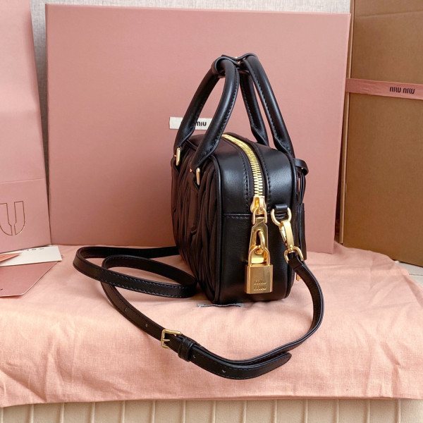 M*um*u arcadie matelassé nappa leather bag-19*13*6cm