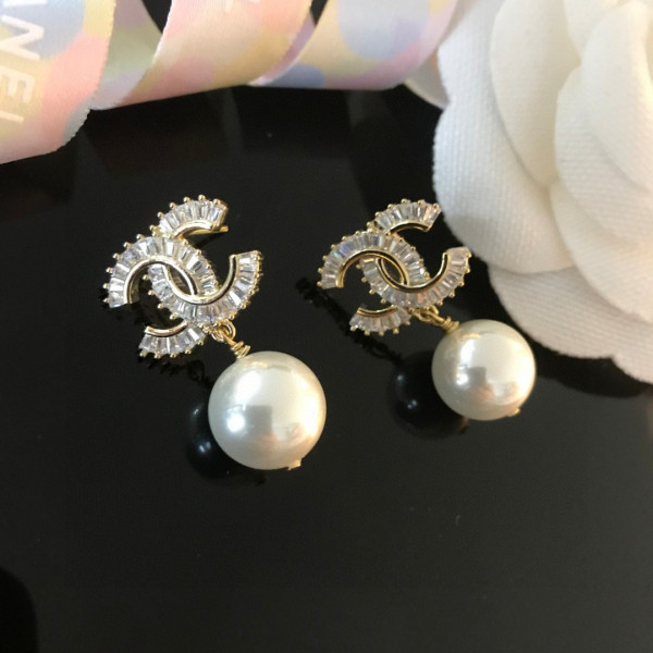 CL EARRINGS