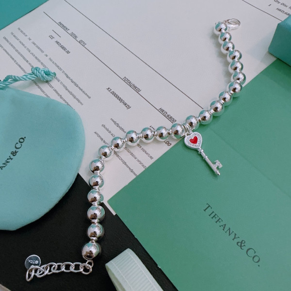 T*f*ny bracelet