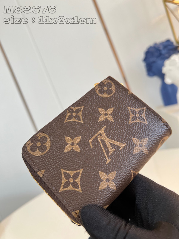l0*is V*t0n noa compact wallet-11*8.5*1.5cm