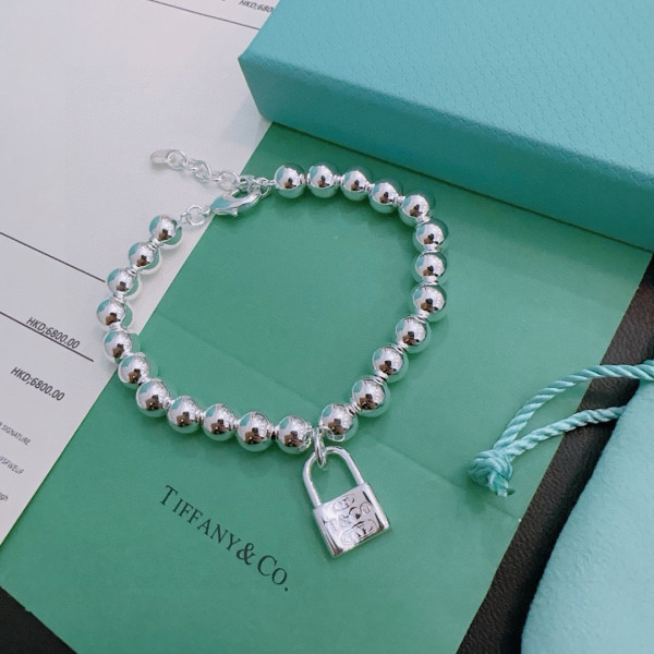 T*f*ny bracelet