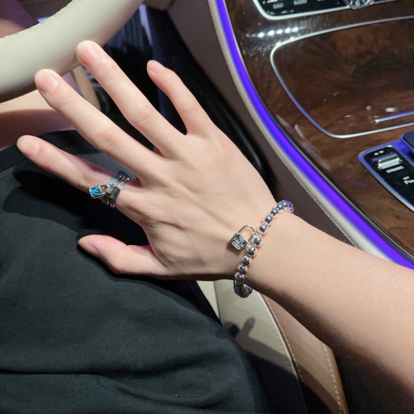T*f*ny bracelet