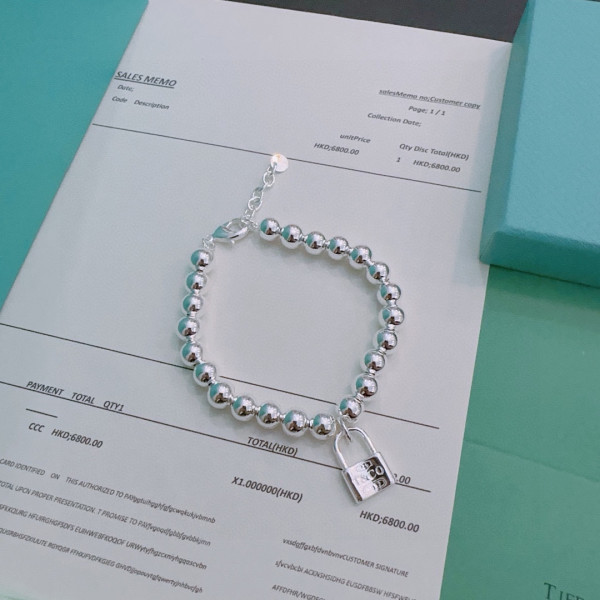 T*f*ny bracelet