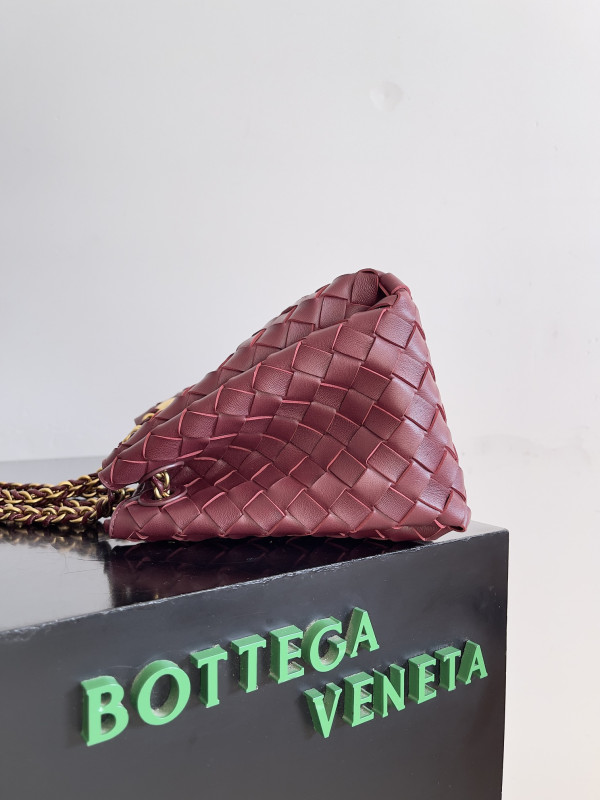 bo*te*ga Ve*ne*ta small parachute chain