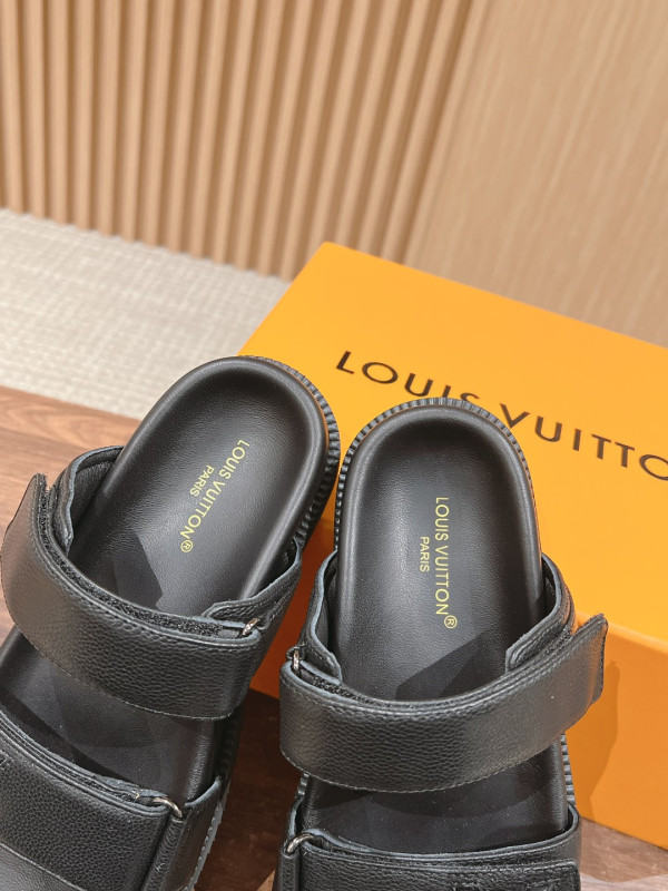 l0*is V*t0n sandals