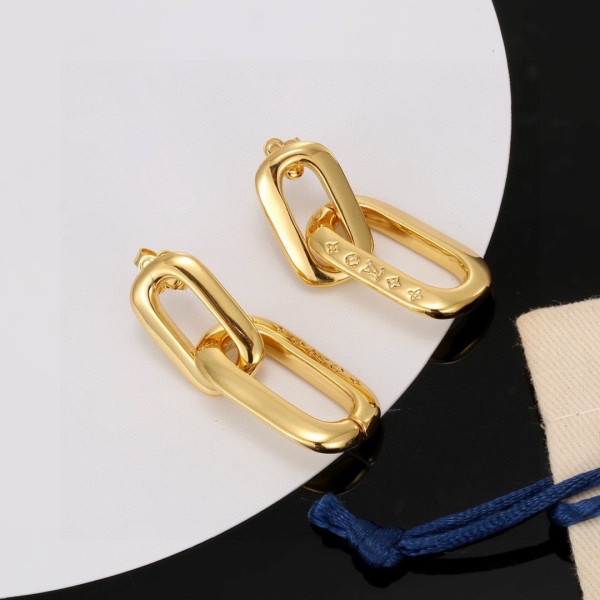 l0*is V*t0n earrings