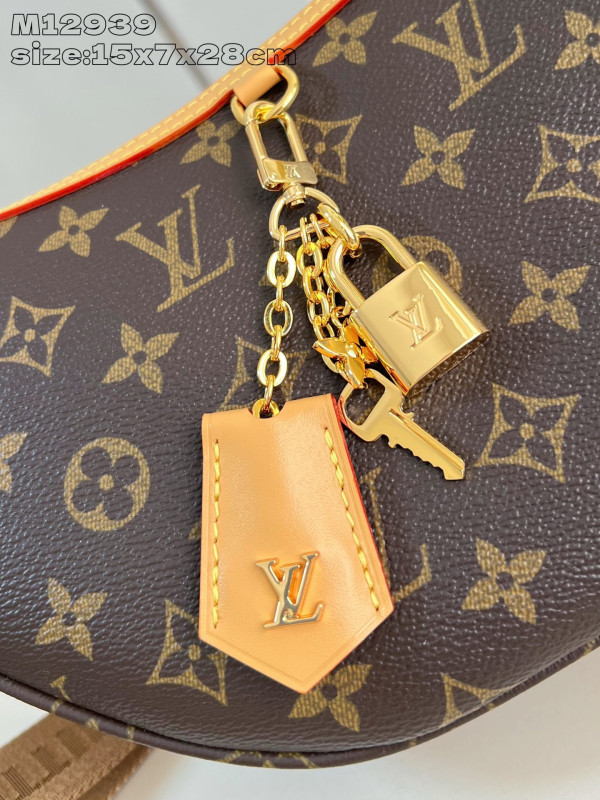 l0*is V*t0n looping bag-15 x 7 x 28cm