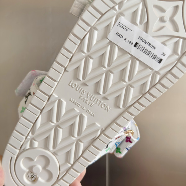 l0*is V*t0n sandals